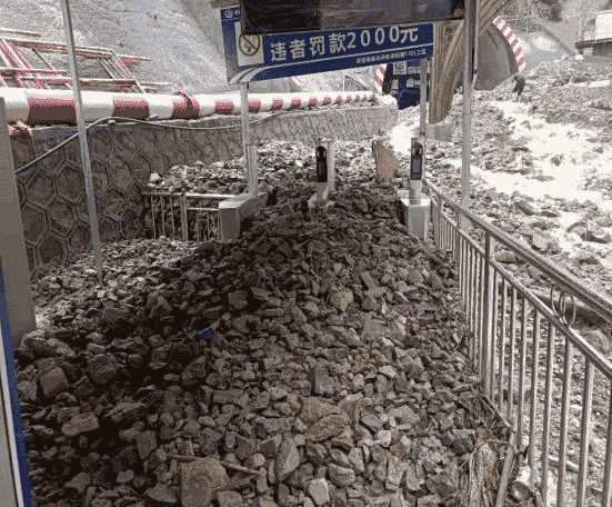 安全責任重于泰山——奉建高速1標段2標段4標段遭遇大暴雨