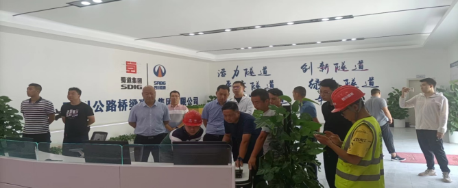 涼山州安全專辦各領導對沿江項目進行現(xiàn)場指導